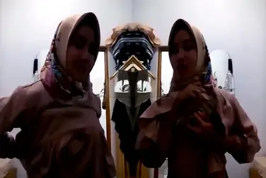 Bokep Indo Kasur Nyaman Indo Crot